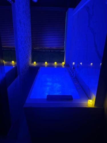 Rooftop inn - carbon neutral hotel in Unknown City