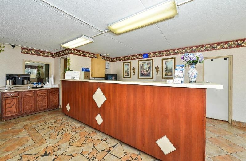 Americas Best Value Inn & Suites Knoxville North - photo 10