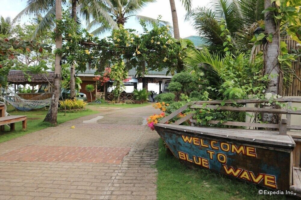 Blue Wave Inn Beach Resort & Restaurant in Siquijor, Philippines