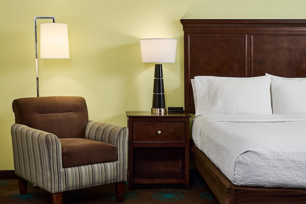 Hampton Inn & Suites Destin - photo 8