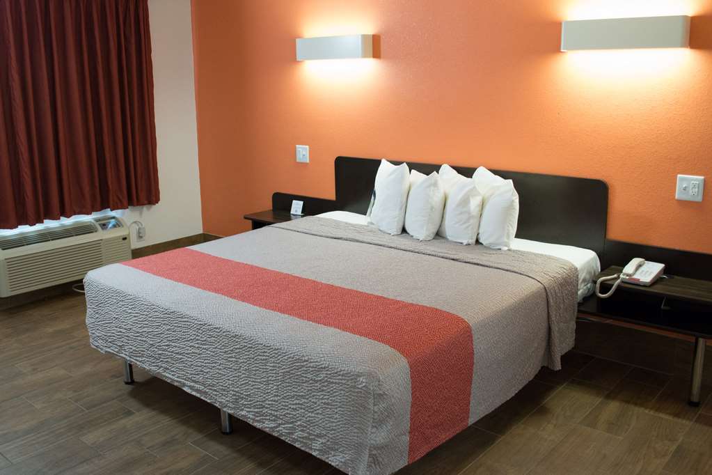 Motel 6 Harrisonburg VA South - photo 20