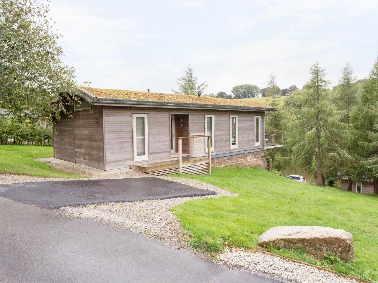 6 Lake View - carbon neutral hotel in Dobwalls