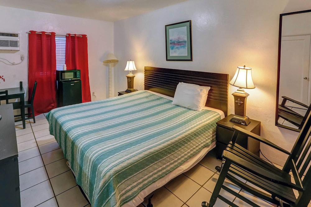 Richard's Motel - photo 13