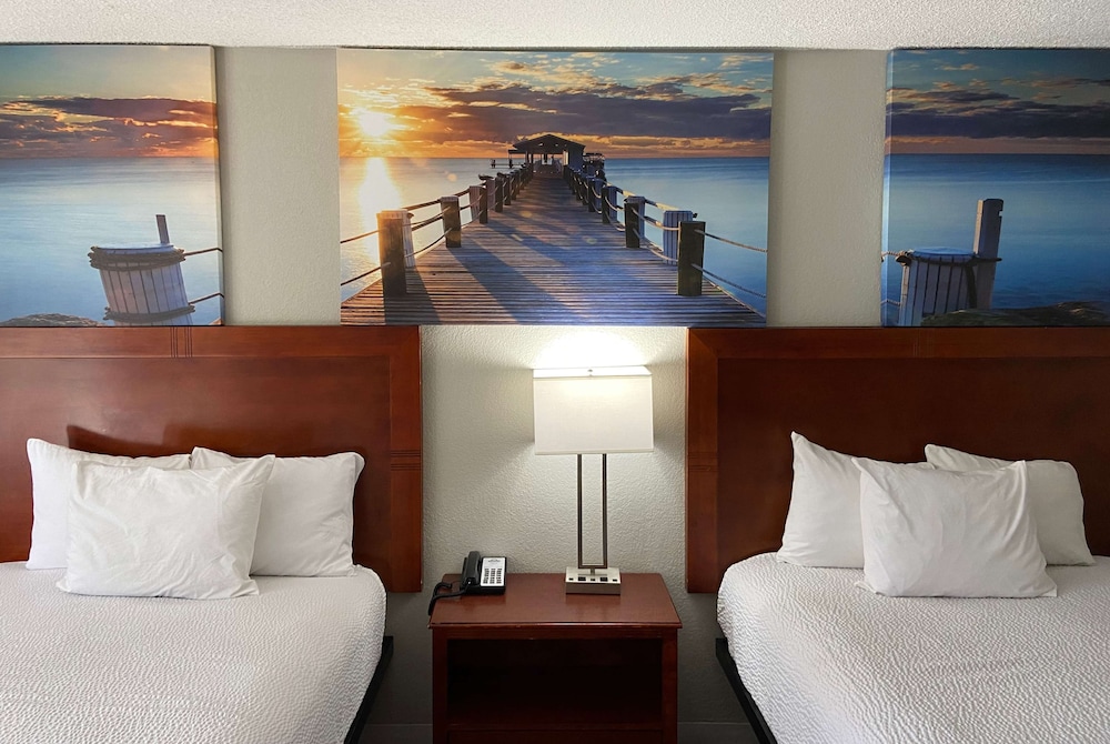 Days Inn by Wyndham Ozark - photo 7