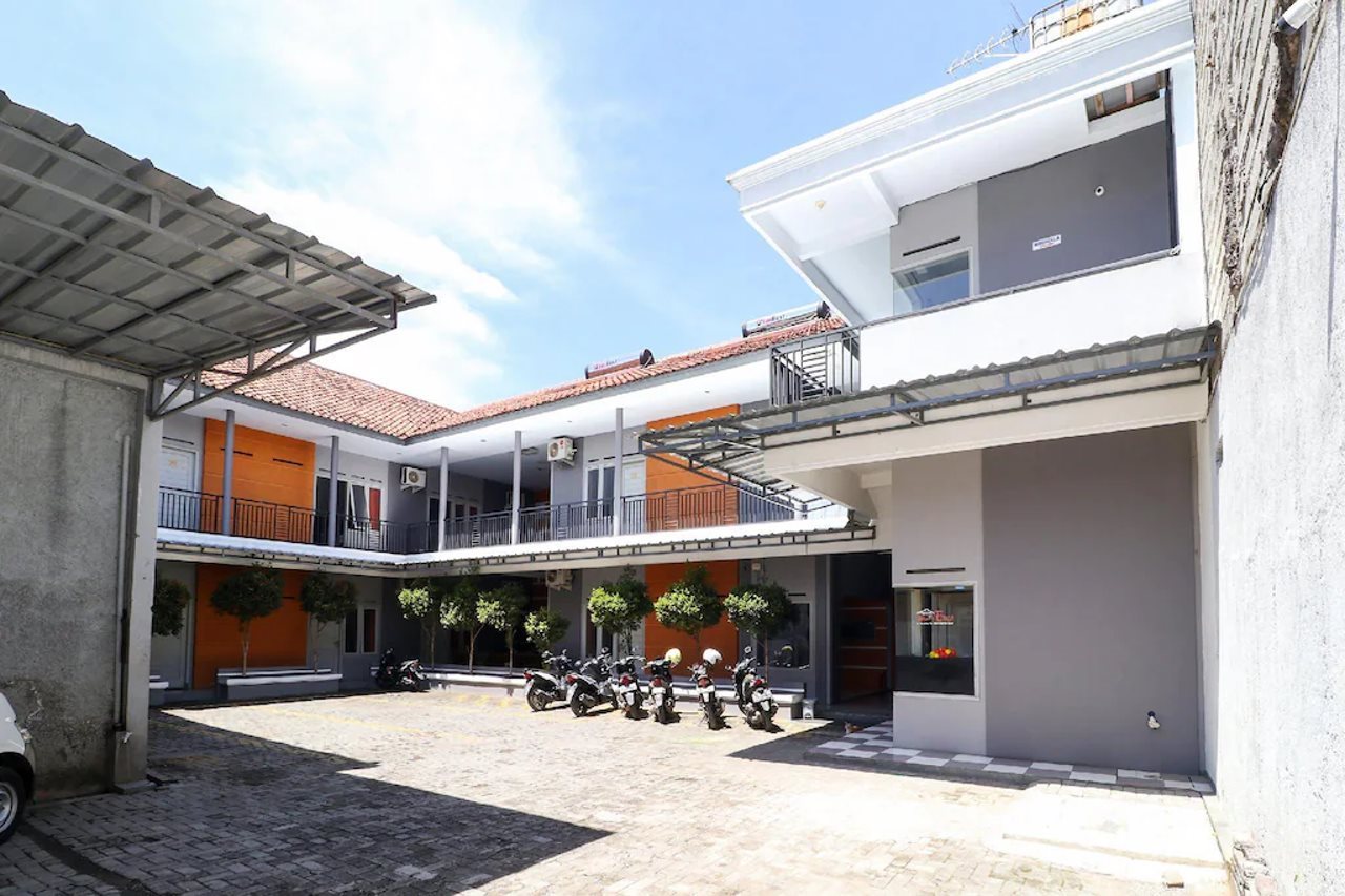 Hotel O Garut near Alun Alun Tarogong formerly Wisma Etiga — hotel in Garut