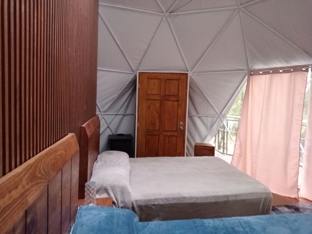Glamping Don Delfis in Valle De Bravo, Mexico