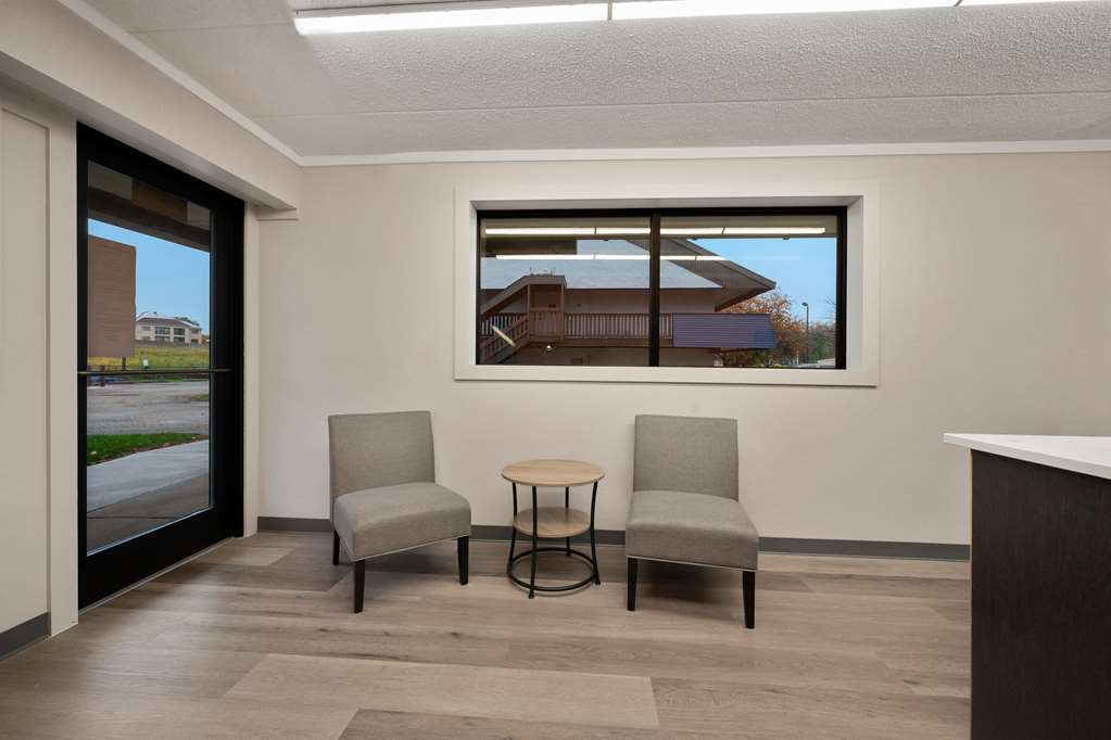 Suburban Studios Peoria - photo 3