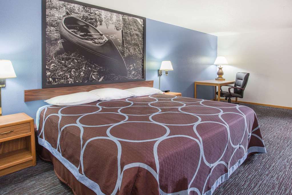 Super 8 by Wyndham Monmouth IL - photo 12