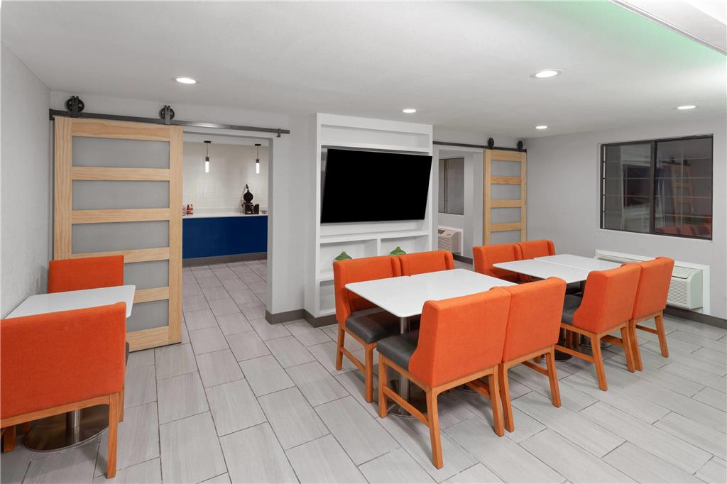 La Quinta Inn by Wyndham Champaign - photo 45