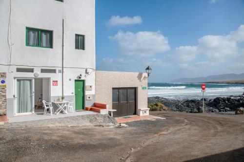 Casita Dangminzheng in Teguise, Spain