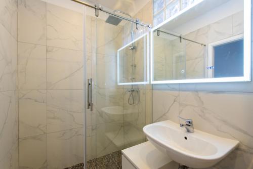 Let it be Vienna U1 U2 U4 Karlsplatz Oper — 4-Star Luxury Hotel in Vienna, Austria