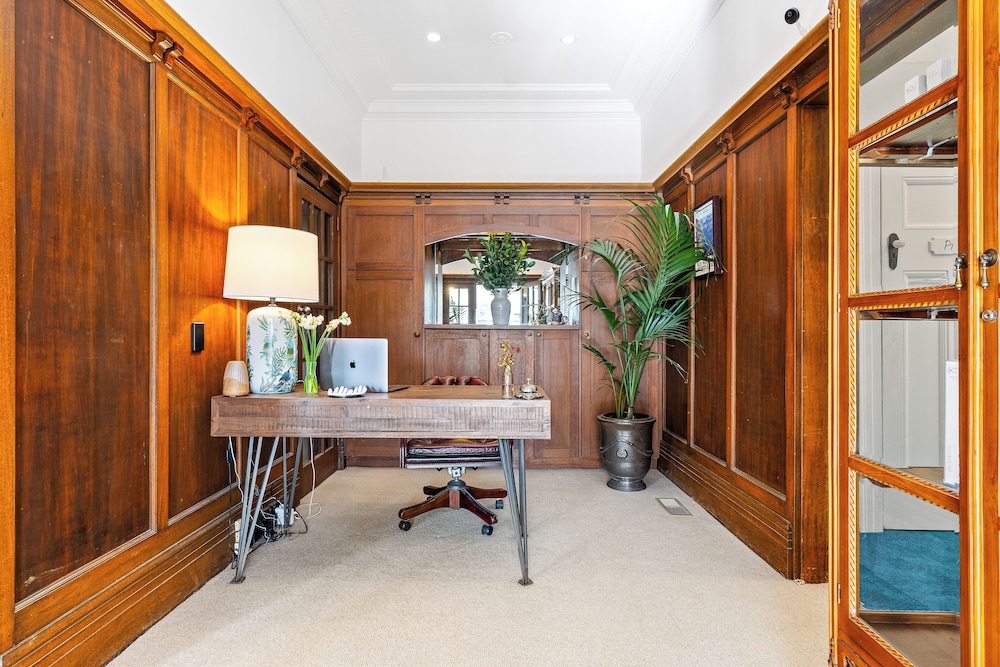 Eastview Estate in Leura, Australia