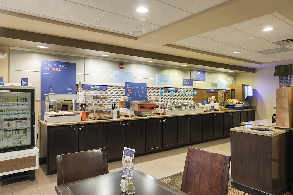 Holiday Inn Express Bloomington West by IHG - photo 28