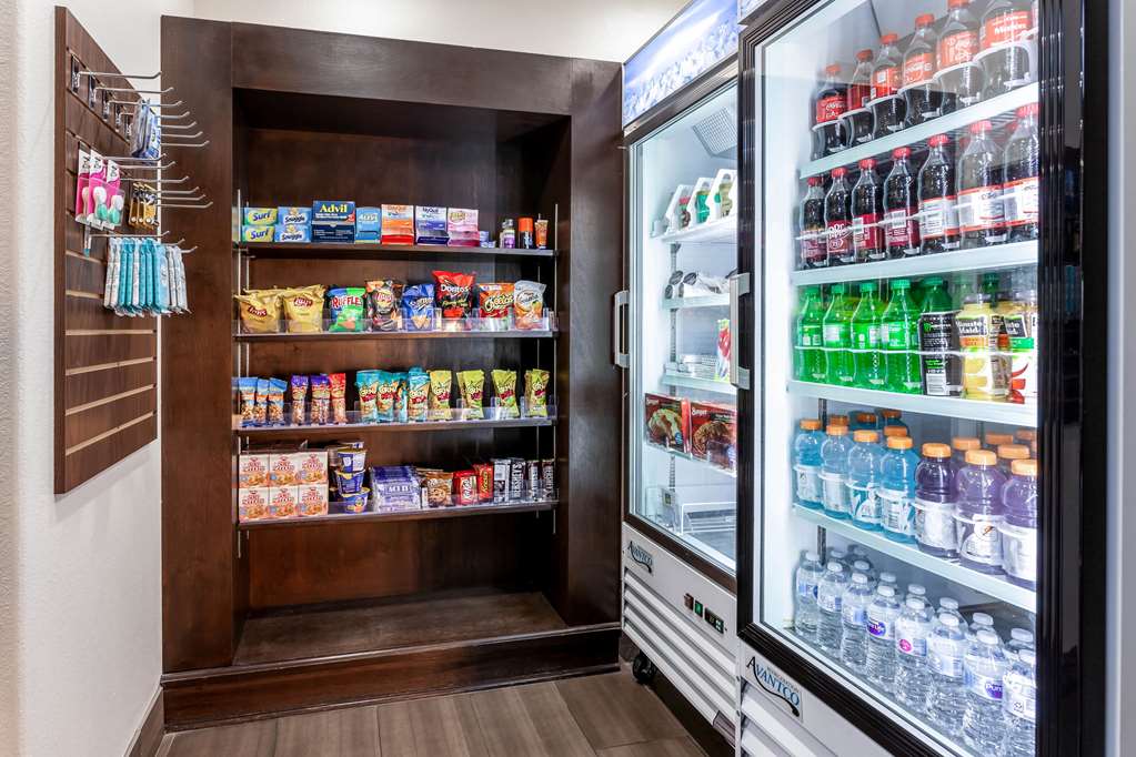 La Quinta Inn & Suites by Wyndham New Braunfels - photo 53