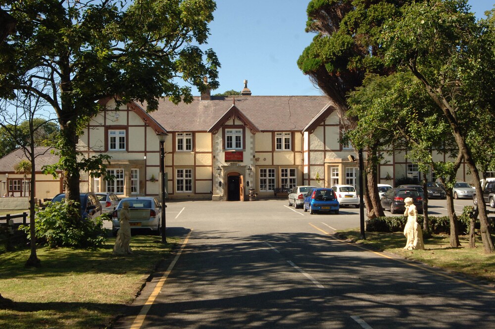 Lyons Nant Hall Hotel — 4-Star Luxury Hotel in Prestatyn, United Kingdom