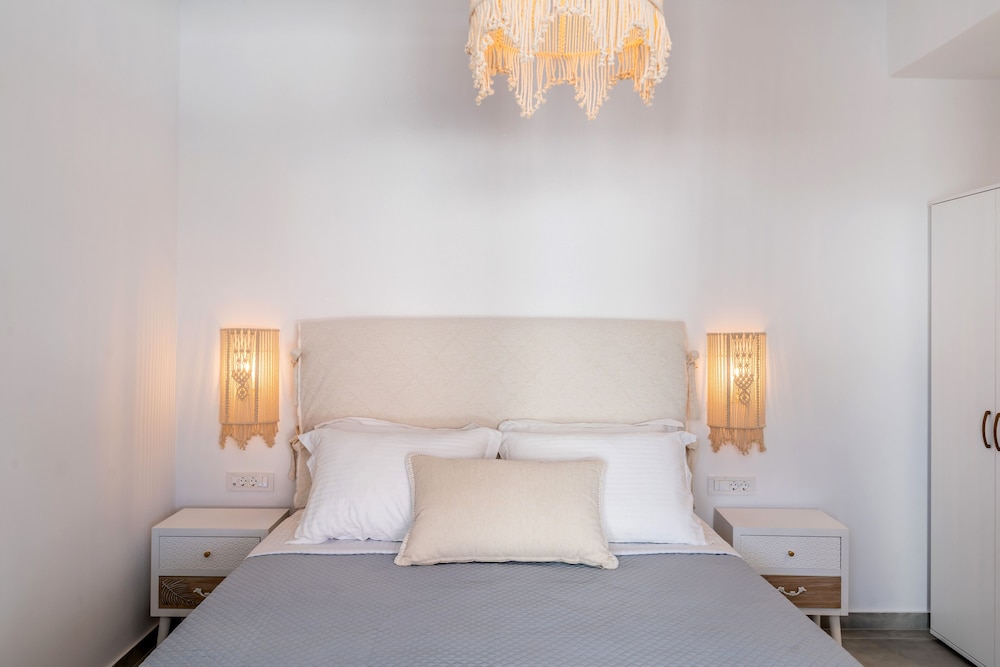 SantoRossa Luxury Villas — Emporio — photo 4