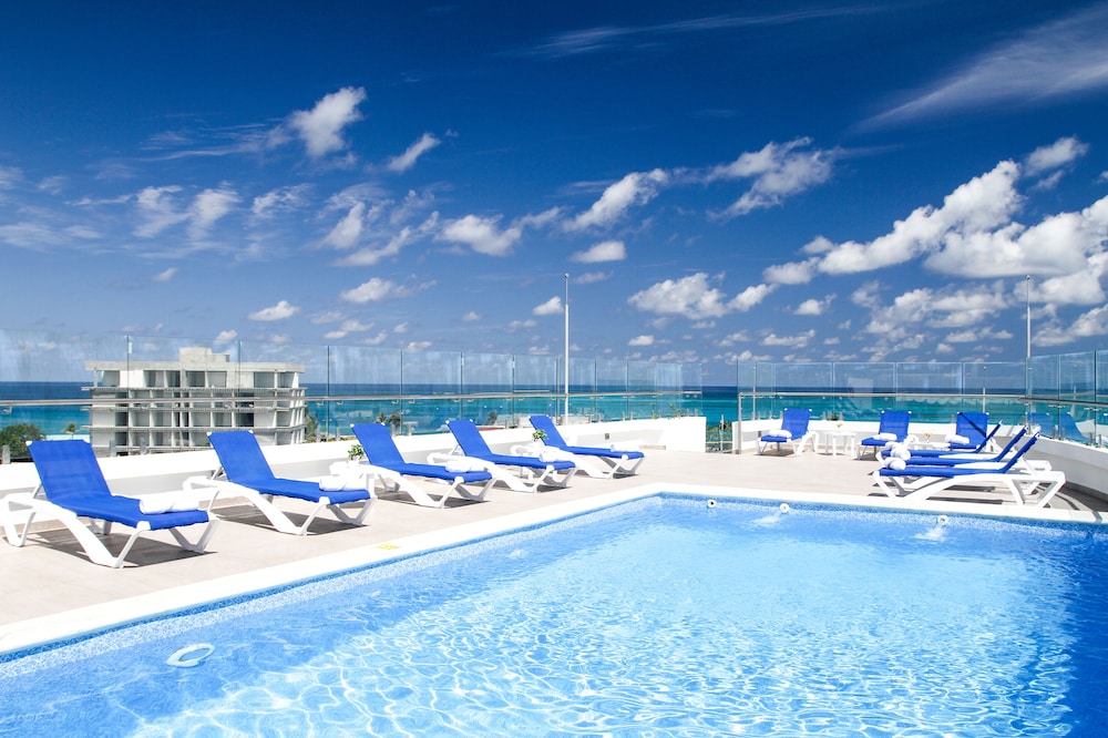 Azure Lofts & Pool in San Andres, Colombia