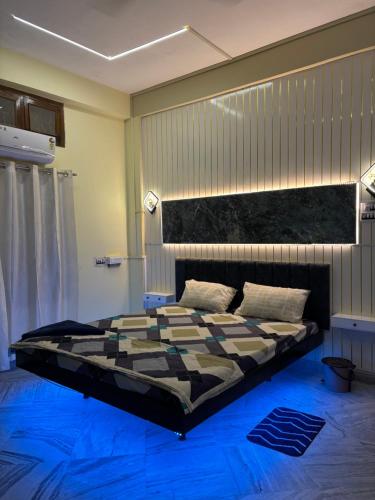 Celestial stay - carbon neutral hotel in Unknown City