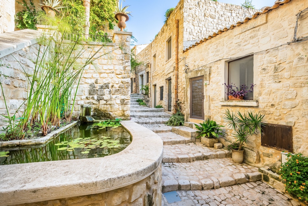 Scicli Albergo Diffuso - carbon neutral hotel in Scicli
