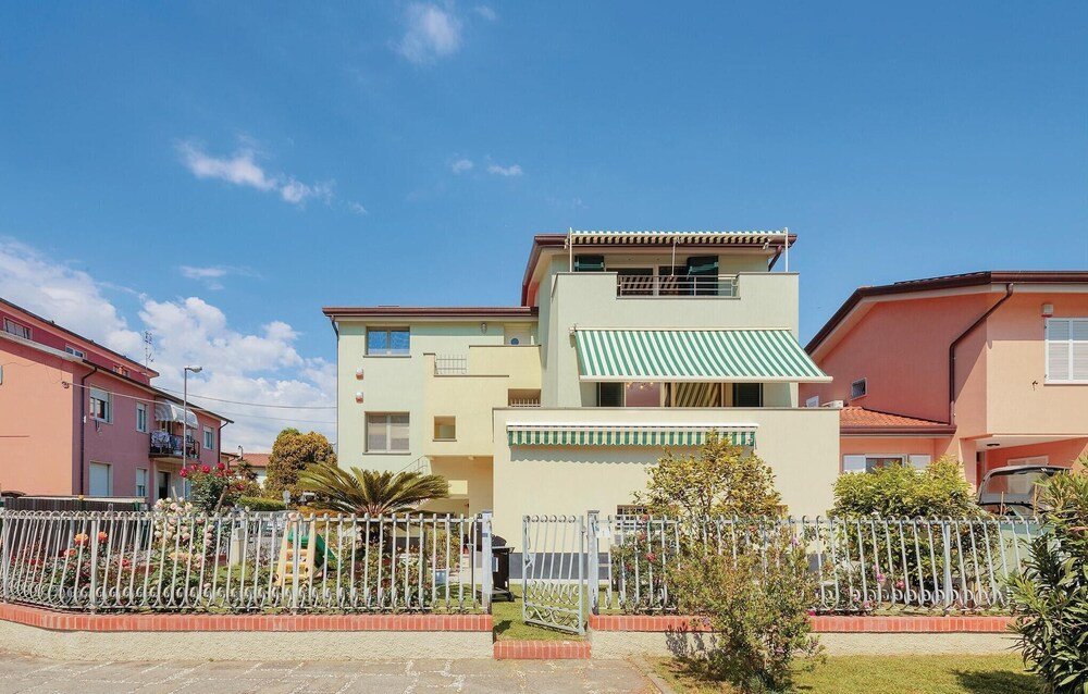 Casa Manuela — 4-Star Luxury Hotel in Ameglia, Italy