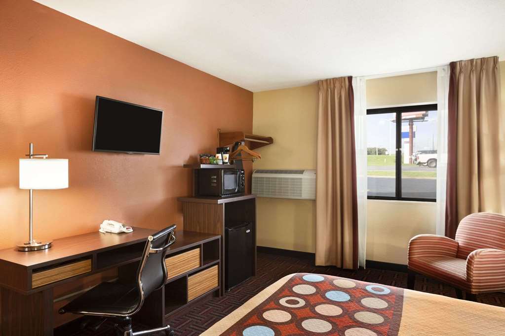 Super 8 by Wyndham Alton - photo 9