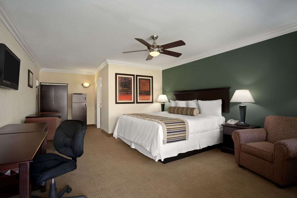 Quality Inn & Suites Santa Maria - photo 12