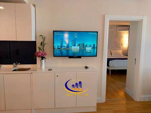 Interstellar Orbi City