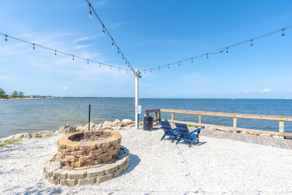 456 Little Harbor — Ruskin