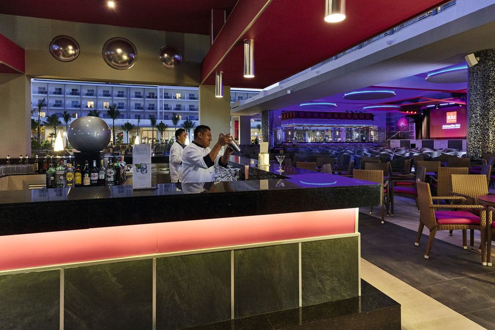 Hotel Bar