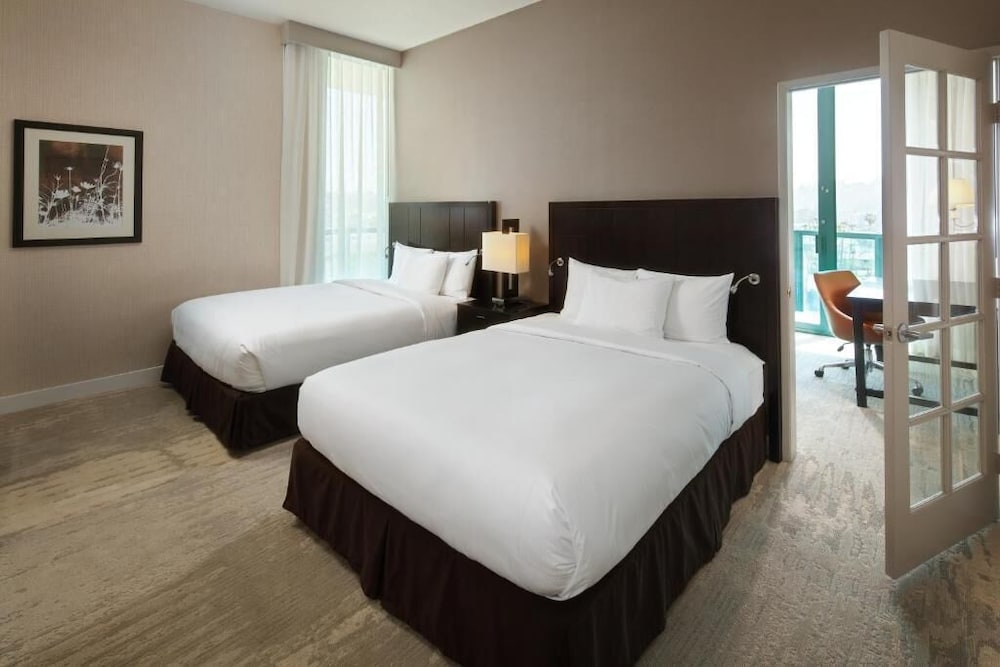 DoubleTree By Hilton San Diego Hotel Circle - photo 11