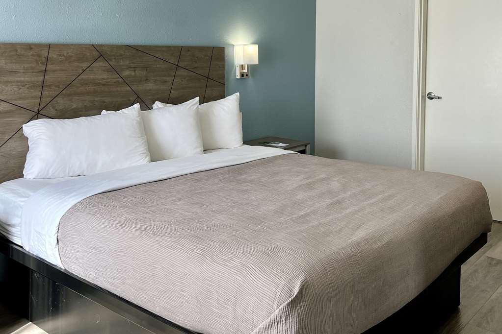 Quality Inn Tracy I 205 - photo 29