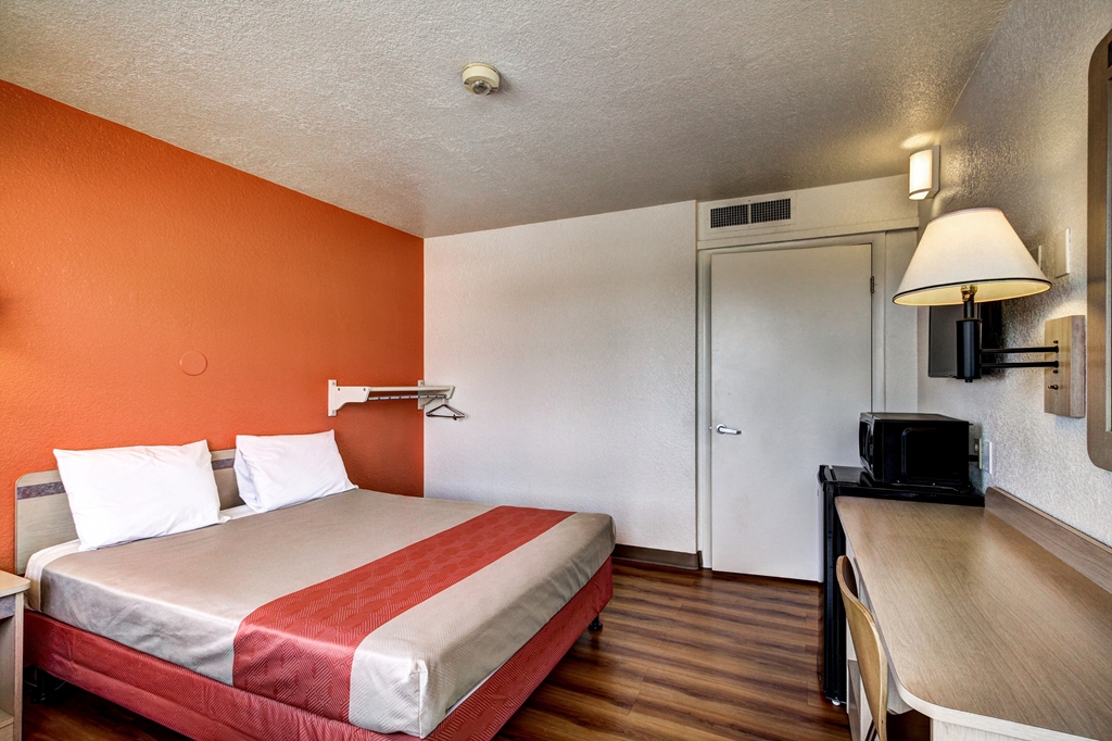 Park Inn by Radisson Wells - photo 18