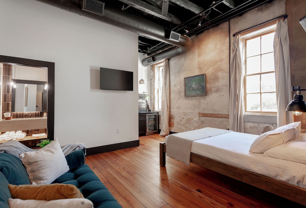 The Lofts 3rd and Main - photo 10