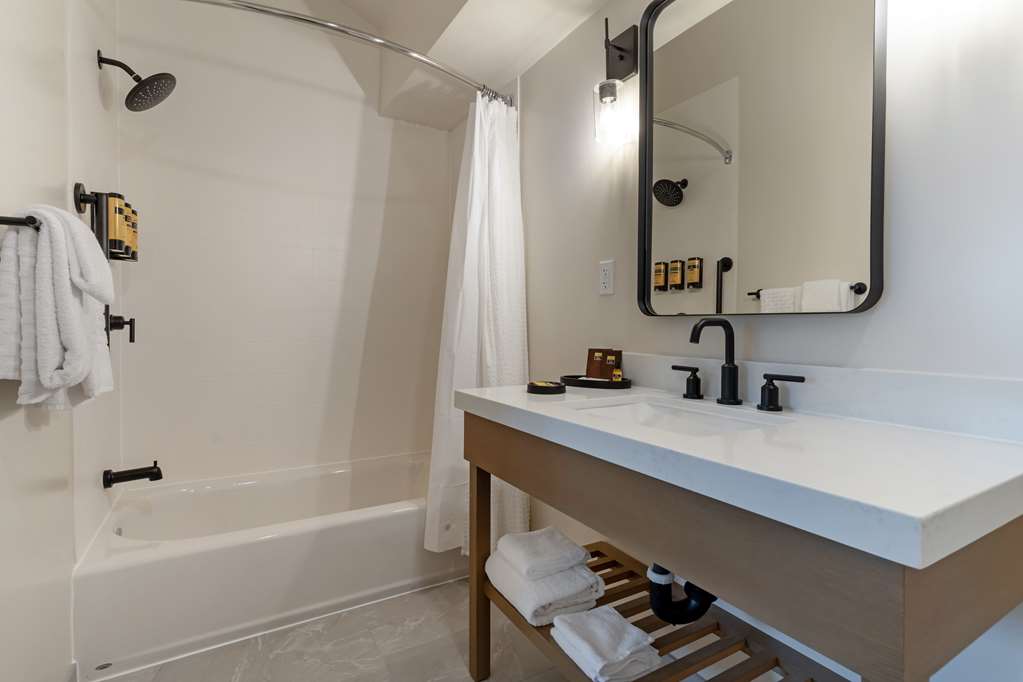 Best Western Plus Inn At The Vines - photo 35