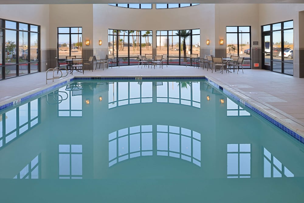 Hampton Inn El Centro - photo 17