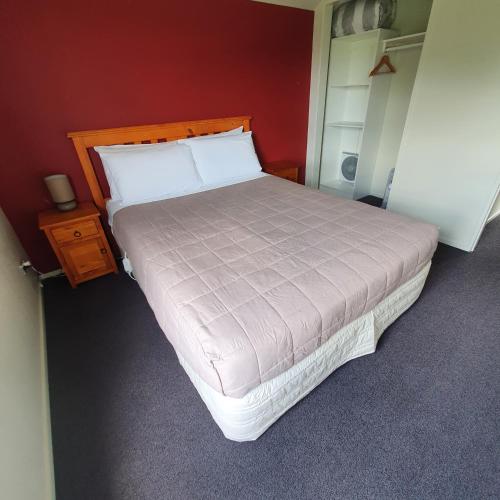 Kuituna on the Canal Villa 3 bedrooms — 4-Star Luxury Hotel in Rotorua, New Zealand