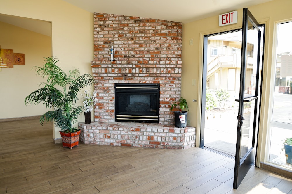 Silver Surf Motel - photo 129