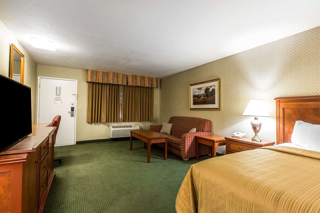 Quality Inn Near China Lake Naval Station - photo 26