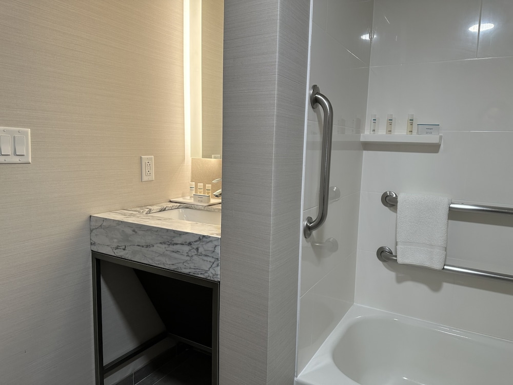 Crowne Plaza Nashville Airport by IHG - photo 20