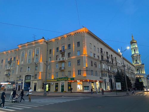 Modern luxury studio in the center of Kharkiv at Konstitutsii Square — 4-Star Luxury Hotel in Kharkiv, Ukraine