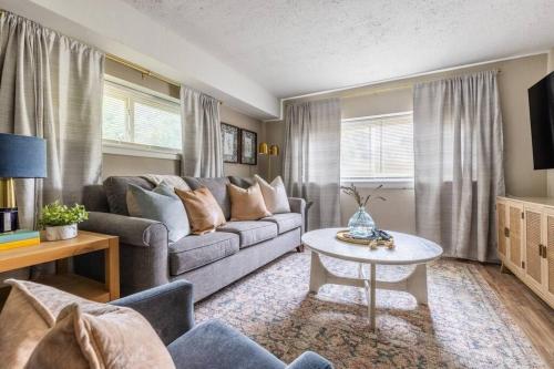 Newly Listed Westlake Stylish 19523557 — Westlake
