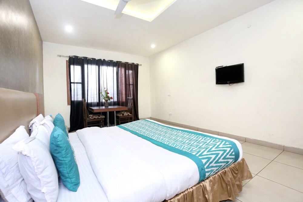 OYO 4575 Hotel Mirage