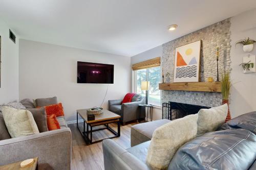 Eagle River's Charmer — 4-Star Luxury Hotel in Edwards, United States