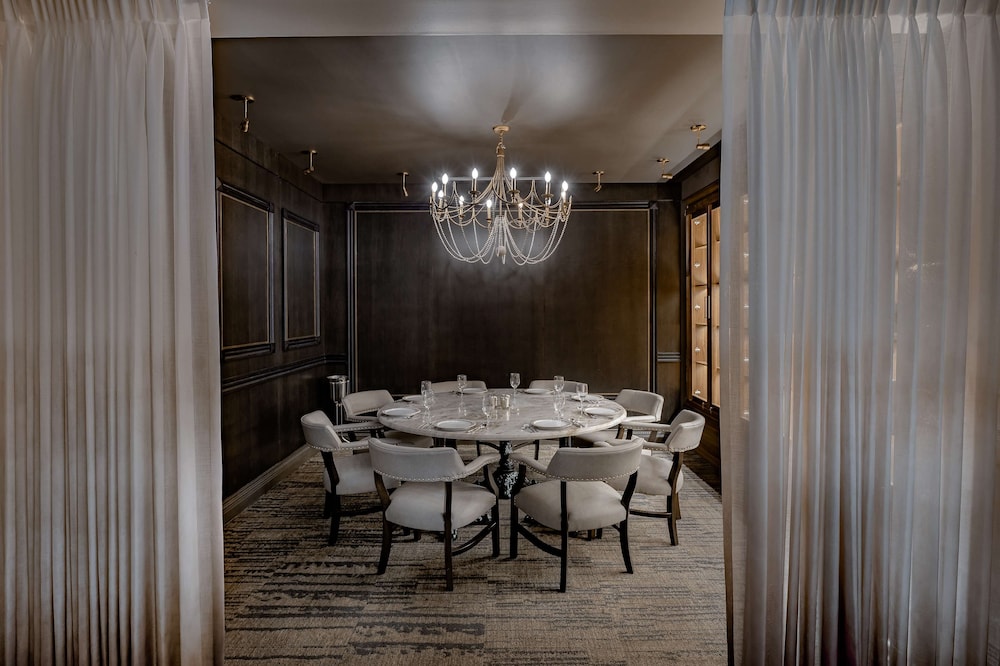 Hotel Fort Des Moines Curio Collection by Hilton - photo 104