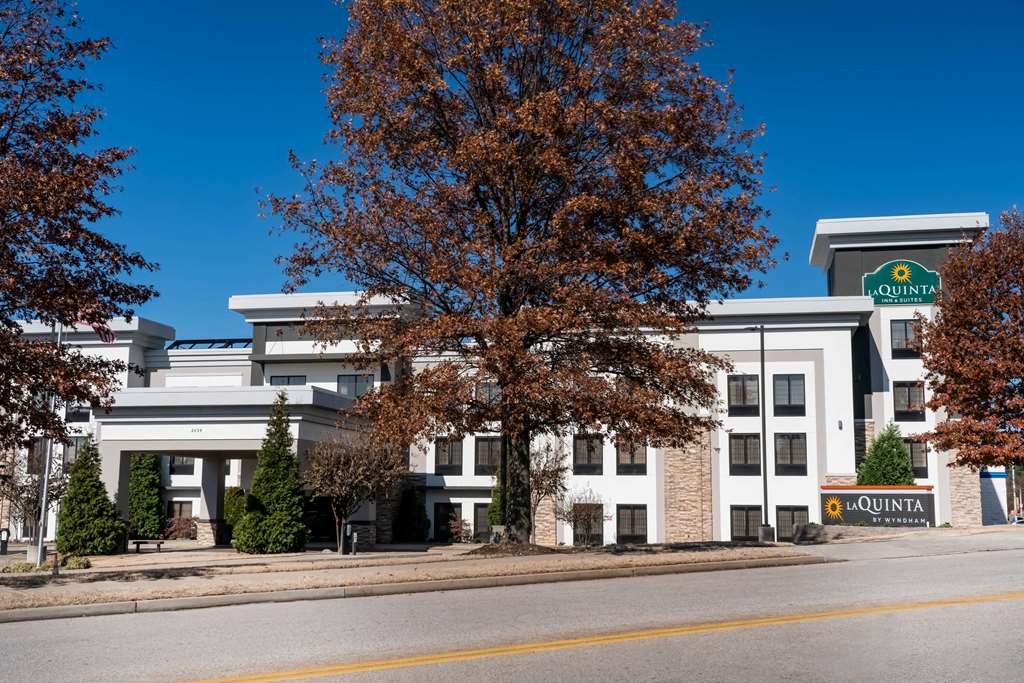 La Quinta Inn & Suites by Wyndham Memphis Wolfchase - photo 4