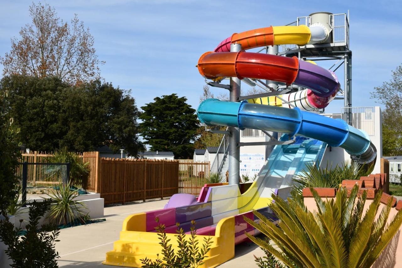 Camping Le Puits Rochais — 4-Star Luxury Hotel in Chateau-D'olonne, France