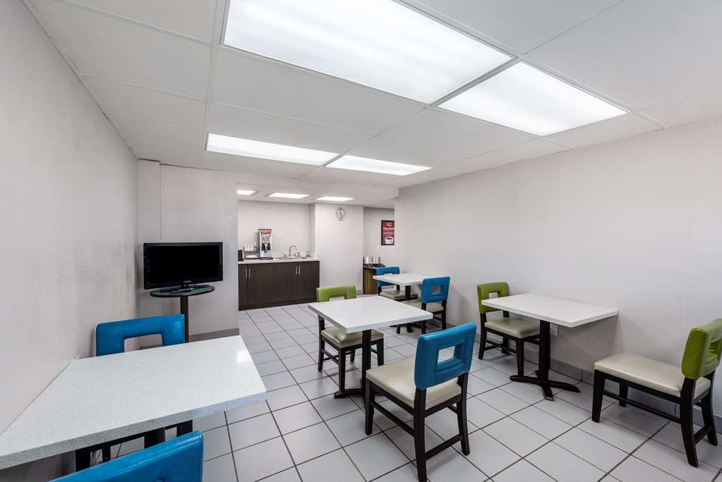 Econo Lodge Vicksburg - photo 23