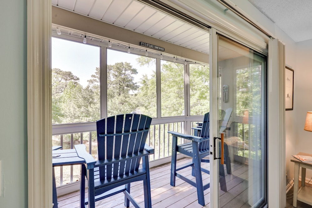 Private Deck and Pool Access Southport Resort Condo - photo 5