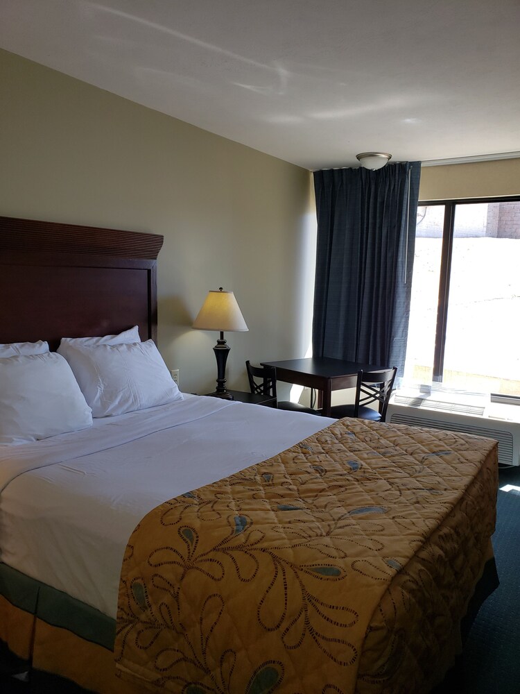 Baymont by Wyndham Branson Theatre District - photo 30