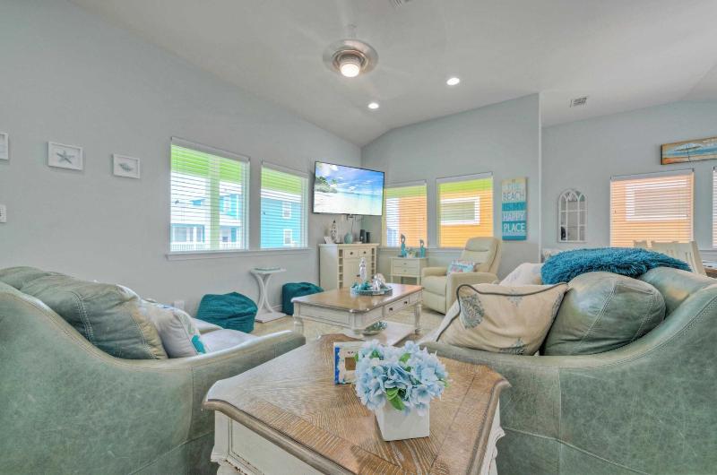 Reel Life Dreams by Avantstay Pool Near Beach - photo 70